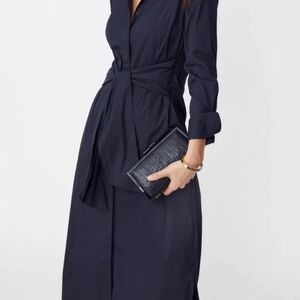 J. McLaughlin Orla Dress In Navycotton blend dress
with a structured shirt colla
